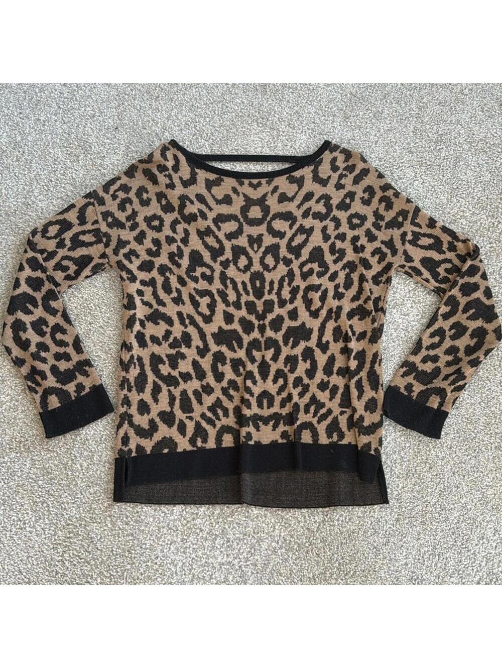 Soho Jeans Leopard Print Women's Sweater Medium